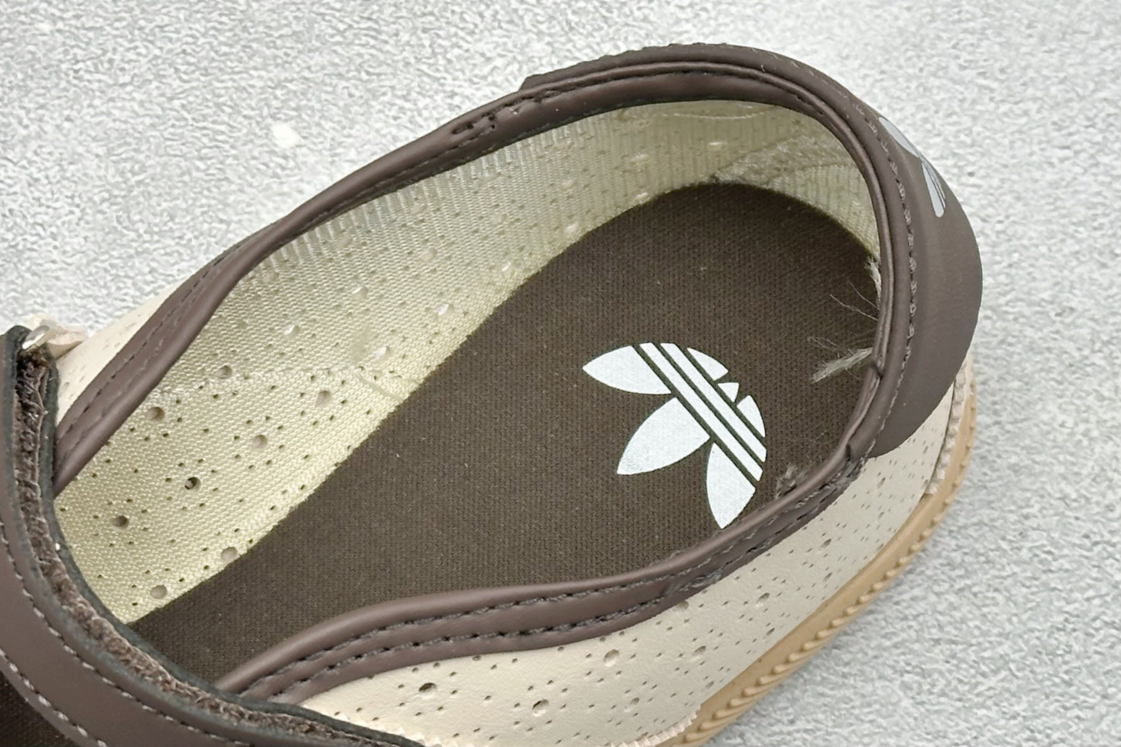 ML版Adidas Originals Anfu Trainers 三叶草 阿迪复古玛丽珍鞋 “安福” 采用粒面纤维革鞋