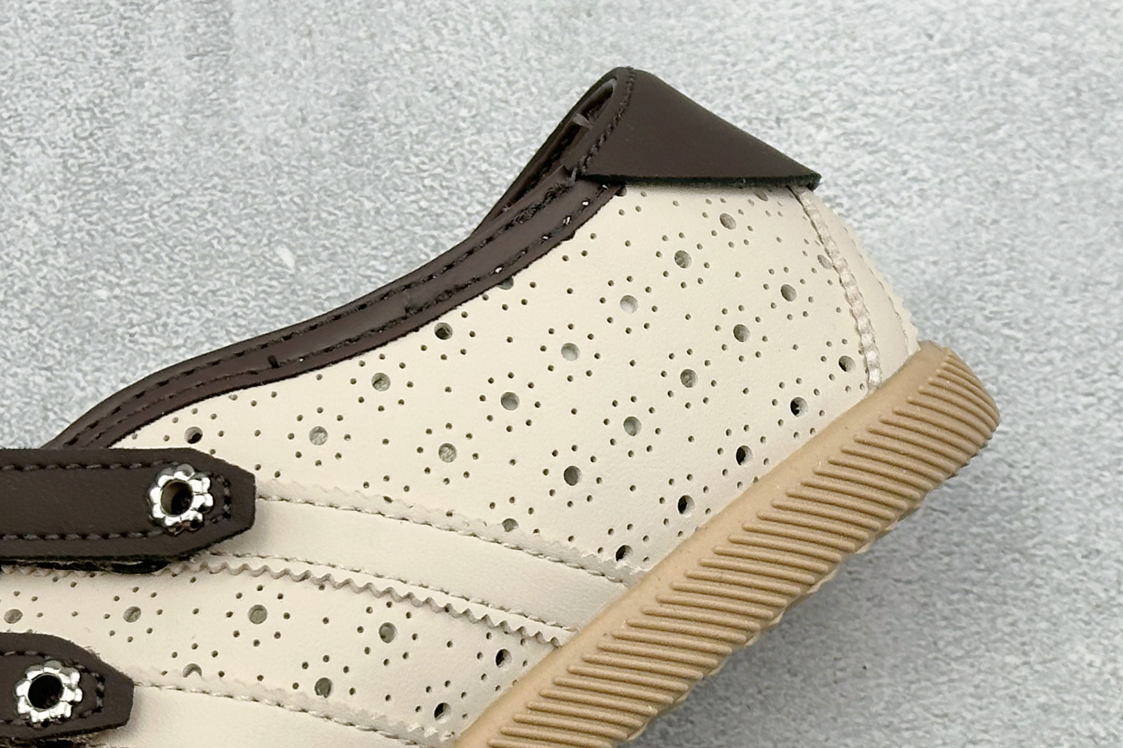 ML版Adidas Originals Anfu Trainers 三叶草 阿迪复古玛丽珍鞋 “安福” 采用粒面纤维革鞋