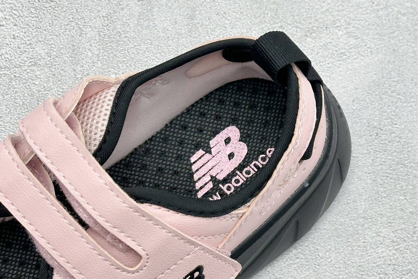 TG版新百伦New Balance NB Breeze 舒适柔软 玛丽珍 魔术贴低帮生活休闲鞋 货号：SD2202PI2