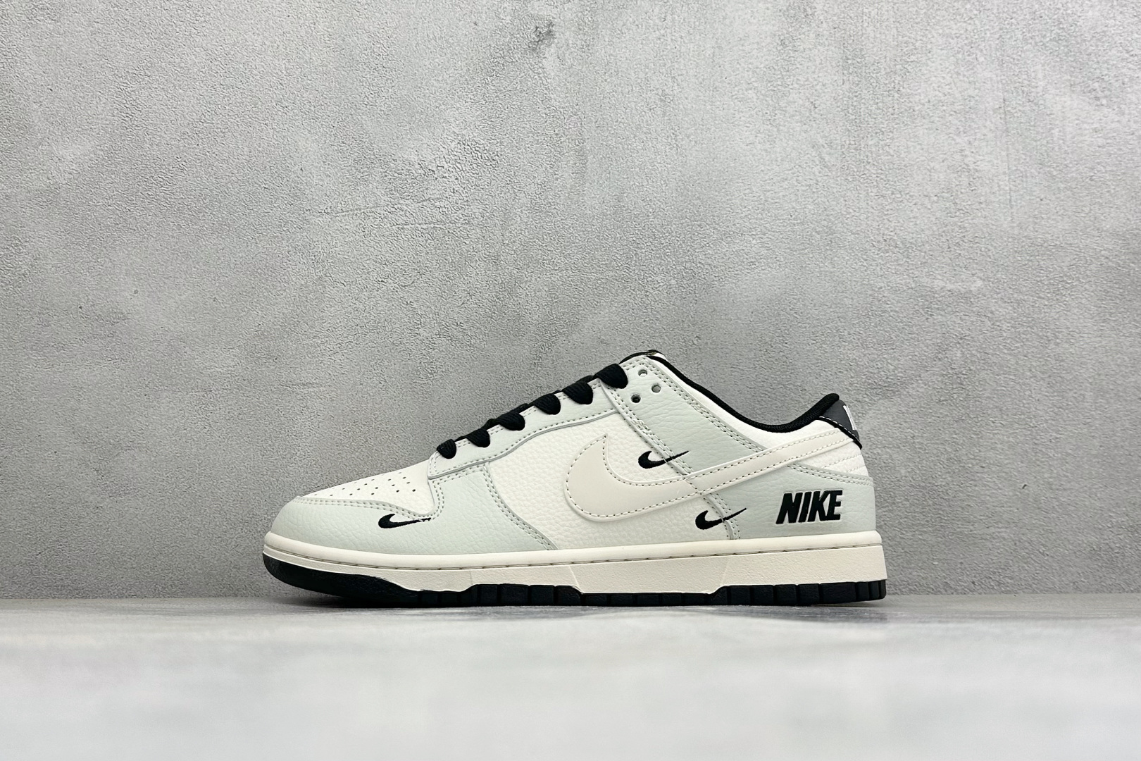 福利特价 Nike Dunk Low Retro 联名 周年高端定制 低帮休闲板鞋 #定制鞋盒 大厂纯原品质出货 超高清 福利特价 Nike Dunk Low Retro 联名 周年高端定制 低帮休闲板鞋 #定制鞋盒 大厂纯原品质出货 超高清