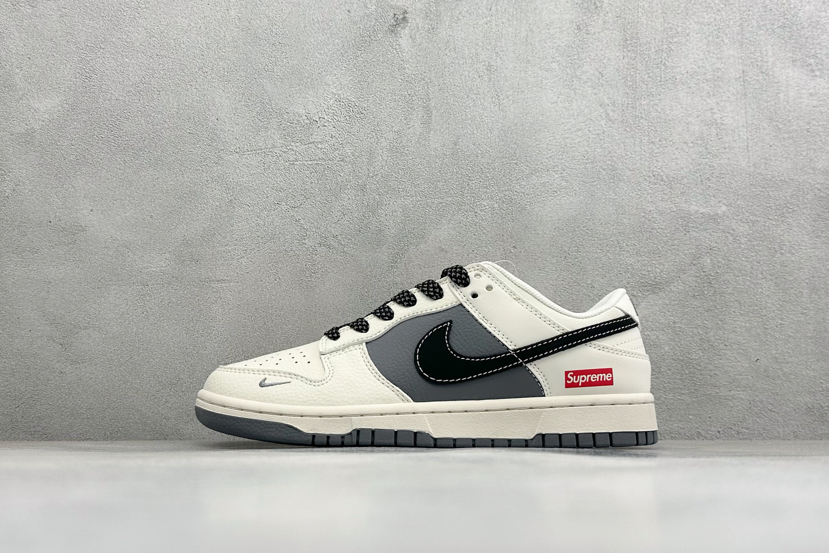 福利特价 Nike Dunk Low Retro 联名 周年高端定制 低帮休闲板鞋 #定制鞋盒 大厂纯原品质出货 超高清 福利特价 Nike Dunk Low Retro 联名 周年高端定制 低帮休闲板鞋 #定制鞋盒 大厂纯原品质出货 超高清