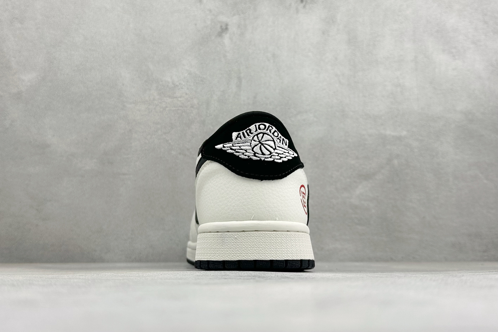 Air Jordan 1 Low AJ1 乔1 联名 高端定制 倒钩低帮复古篮球鞋 #定制皮料 原厂3D打印 定制鞋盒 Air Jordan 1 Low AJ1 乔1 联名 高端定制 倒钩低帮复古篮球鞋 #定制皮料 原厂3D打印 定制鞋盒