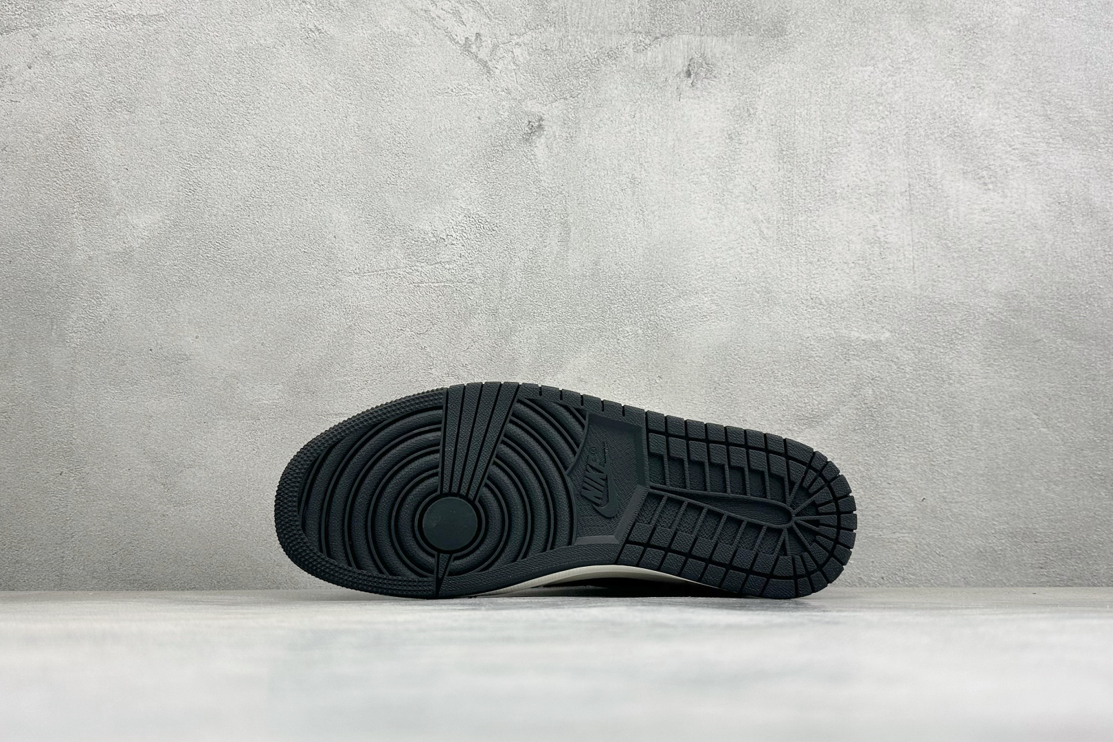 Air Jordan 1 Low AJ1 乔1 联名 高端定制 倒钩低帮复古篮球鞋 #定制皮料 原厂3D打印 定制鞋盒 Air Jordan 1 Low AJ1 乔1 联名 高端定制 倒钩低帮复古篮球鞋 #定制皮料 原厂3D打印 定制鞋盒