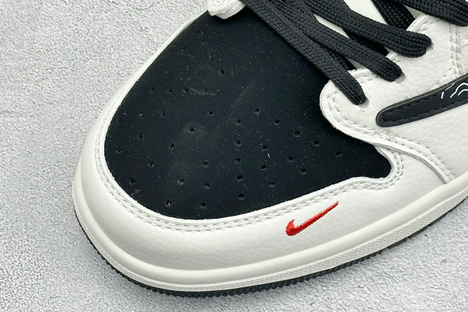 Air Jordan 1 Low AJ1 乔1 联名 高端定制 倒钩低帮复古篮球鞋 #定制皮料 原厂3D打印 定制鞋盒 Air Jordan 1 Low AJ1 乔1 联名 高端定制 倒钩低帮复古篮球鞋 #定制皮料 原厂3D打印 定制鞋盒