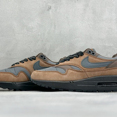 Nike Air Max 1 耐克气垫 缓震 耐磨运动鞋 鞋身材质均选择皮革 织物 麂皮多种材质覆盖 保证质感的前提下 Nike Air Max 1 耐克气垫 缓震 耐磨运动鞋 鞋身材质均选择皮革 织物 麂皮多种材质覆盖 保证质感的前提下