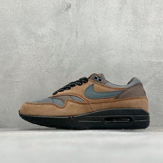 Nike Air Max 1 耐克气垫 缓震 耐磨运动鞋 鞋身材质均选择皮革 织物 麂皮多种材质覆盖 保证质感的前提下 Nike Air Max 1 耐克气垫 缓震 耐磨运动鞋 鞋身材质均选择皮革 织物 麂皮多种材质覆盖 保证质感的前提下