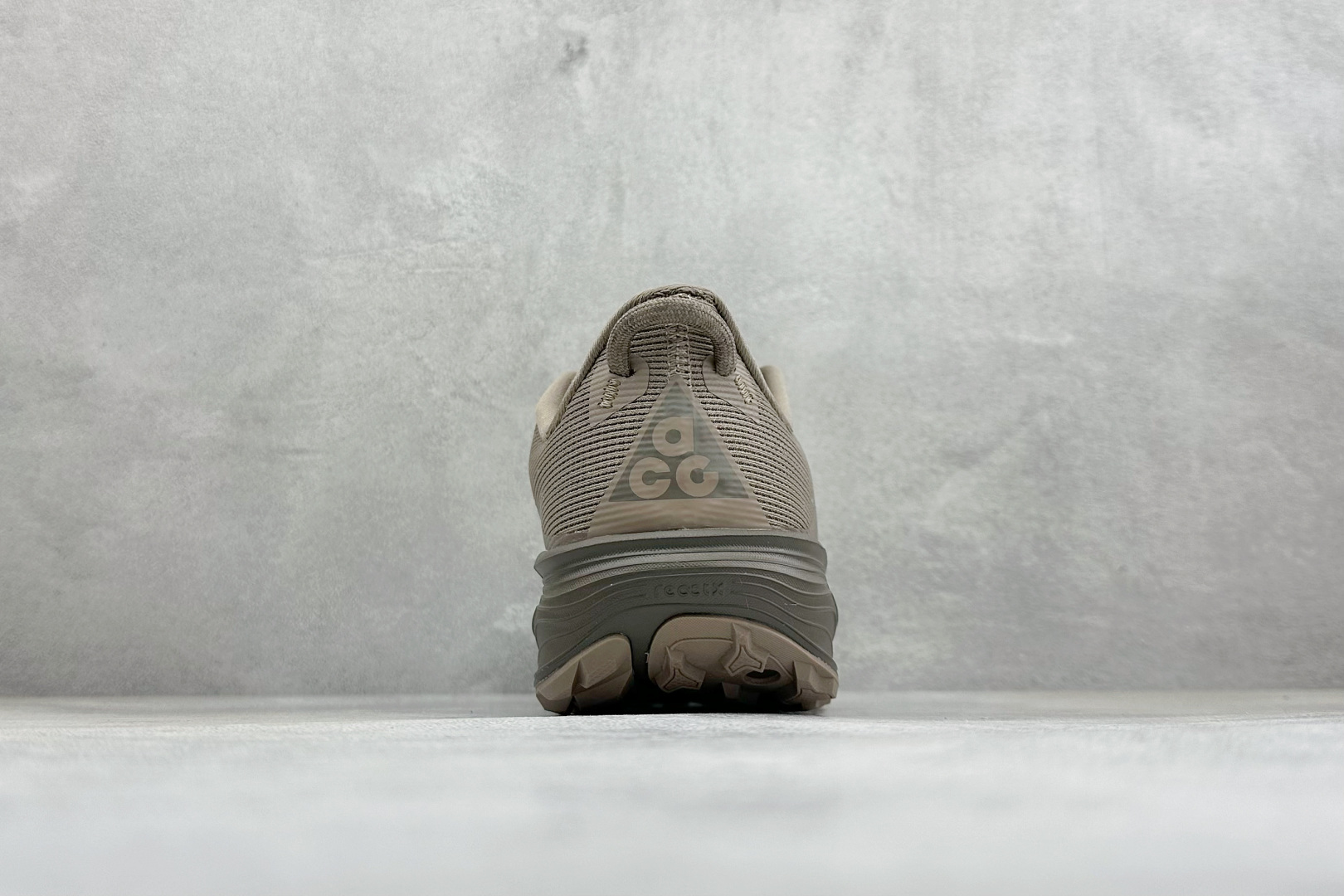 XL版NK ACG Pegasus Trail 轻便缓震 舒适贴合越野跑步鞋 鞋面采用工程织网面料 透气不闷脚 鞋身线条 XL版NK ACG Pegasus Trail 轻便缓震 舒适贴合越野跑步鞋 鞋面采用工程织网面料 透气不闷脚 鞋身线条