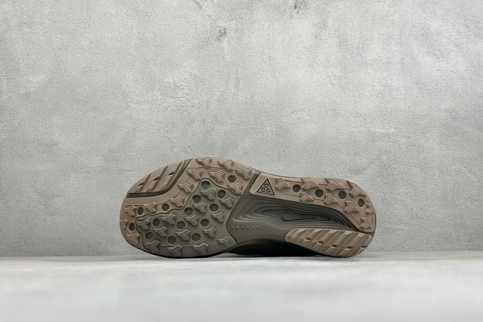 XL版NK ACG Pegasus Trail 轻便缓震 舒适贴合越野跑步鞋 鞋面采用工程织网面料 透气不闷脚 鞋身线条 XL版NK ACG Pegasus Trail 轻便缓震 舒适贴合越野跑步鞋 鞋面采用工程织网面料 透气不闷脚 鞋身线条
