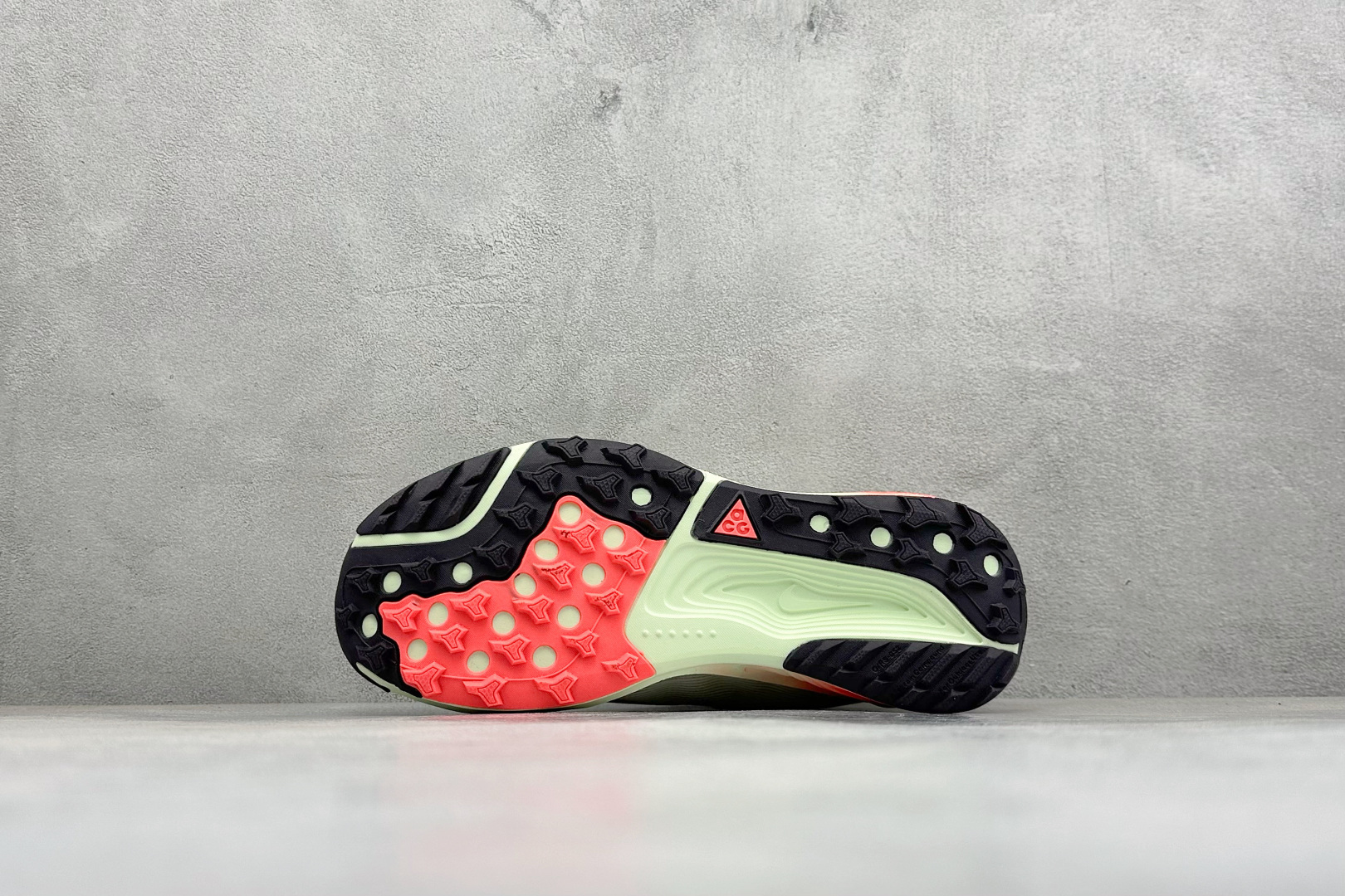 XL版NK ACG Pegasus Trail 轻便缓震 舒适贴合越野跑步鞋 鞋面采用工程织网面料 透气不闷脚 鞋身线条