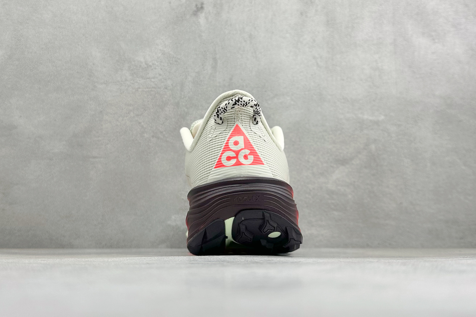 XL版NK ACG Pegasus Trail 轻便缓震 舒适贴合越野跑步鞋 鞋面采用工程织网面料 透气不闷脚 鞋身线条