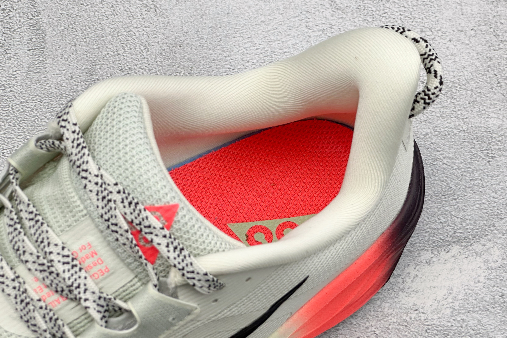 XL版NK ACG Pegasus Trail 轻便缓震 舒适贴合越野跑步鞋 鞋面采用工程织网面料 透气不闷脚 鞋身线条