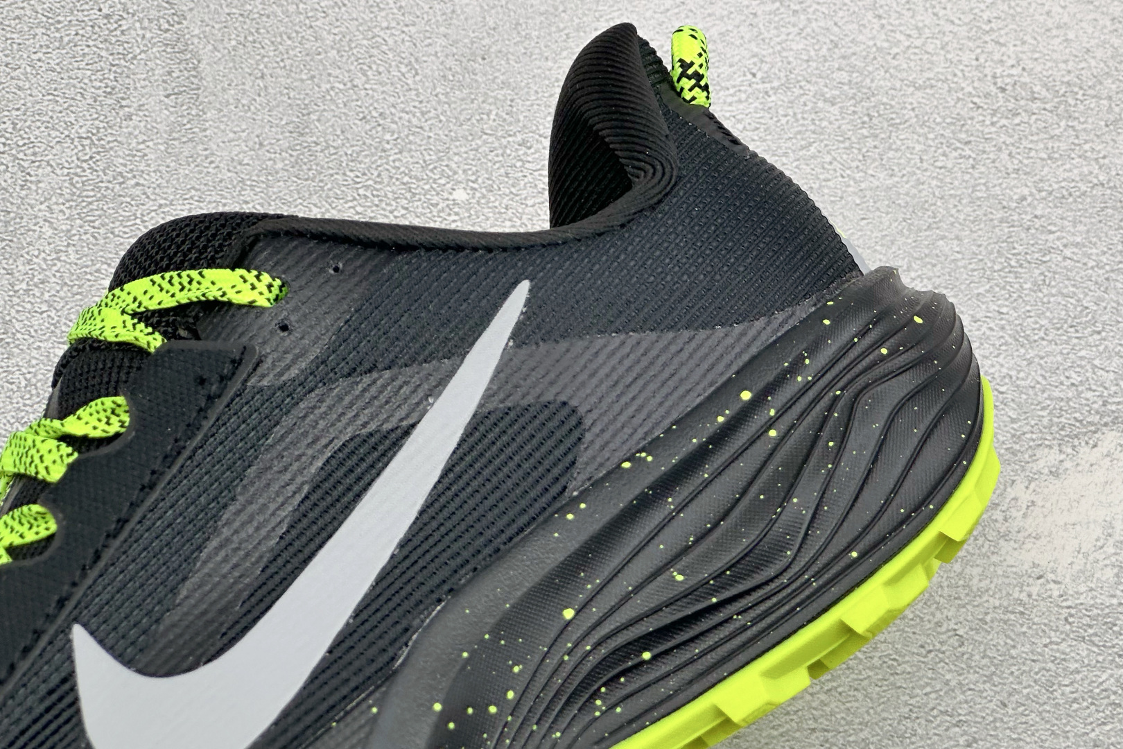 XL版NK ACG Pegasus Trail 轻便缓震 舒适贴合越野跑步鞋 鞋面采用工程织网面料 透气不闷脚 鞋身线条