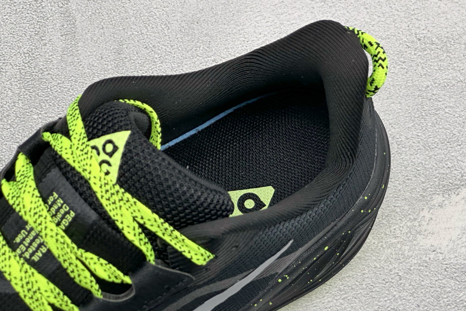 XL版NK ACG Pegasus Trail 轻便缓震 舒适贴合越野跑步鞋 鞋面采用工程织网面料 透气不闷脚 鞋身线条