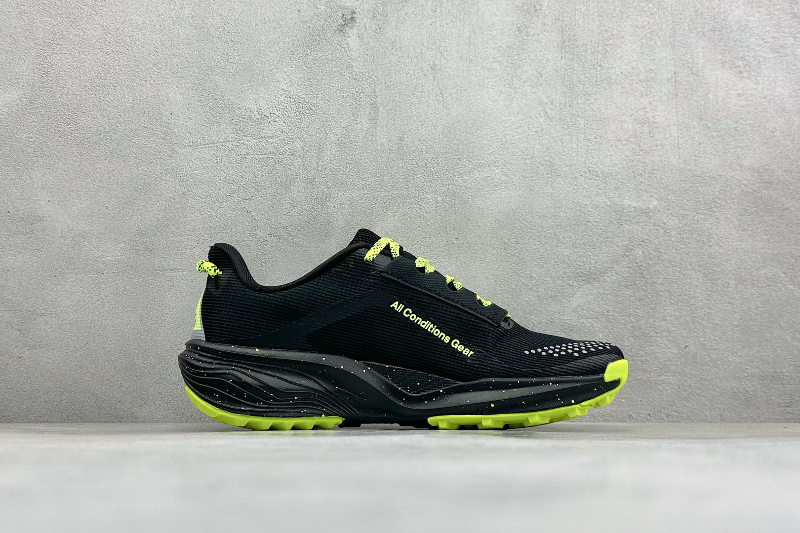 XL版NK ACG Pegasus Trail 轻便缓震 舒适贴合越野跑步鞋 鞋面采用工程织网面料 透气不闷脚 鞋身线条