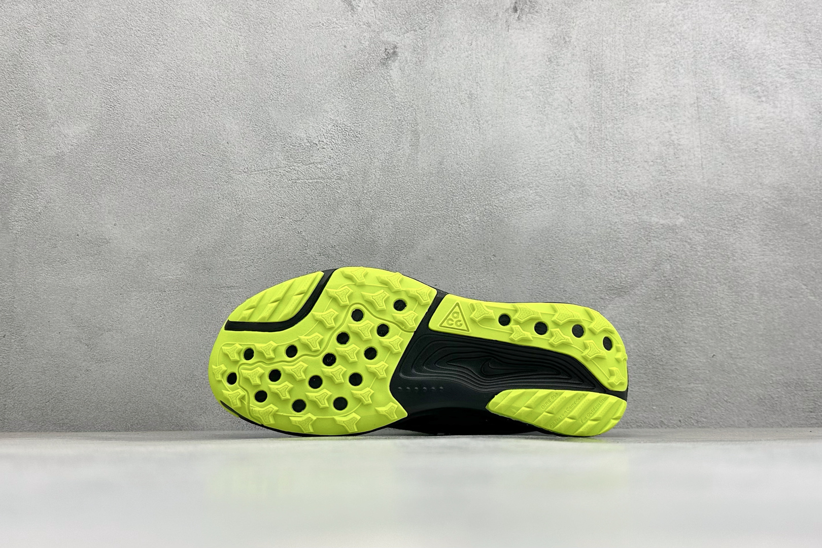 XL版NK ACG Pegasus Trail 轻便缓震 舒适贴合越野跑步鞋 鞋面采用工程织网面料 透气不闷脚 鞋身线条