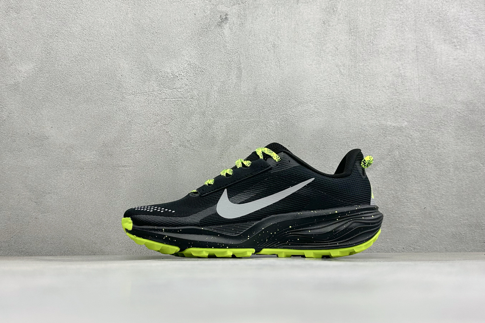 XL版NK ACG Pegasus Trail 轻便缓震 舒适贴合越野跑步鞋 鞋面采用工程织网面料 透气不闷脚 鞋身线条