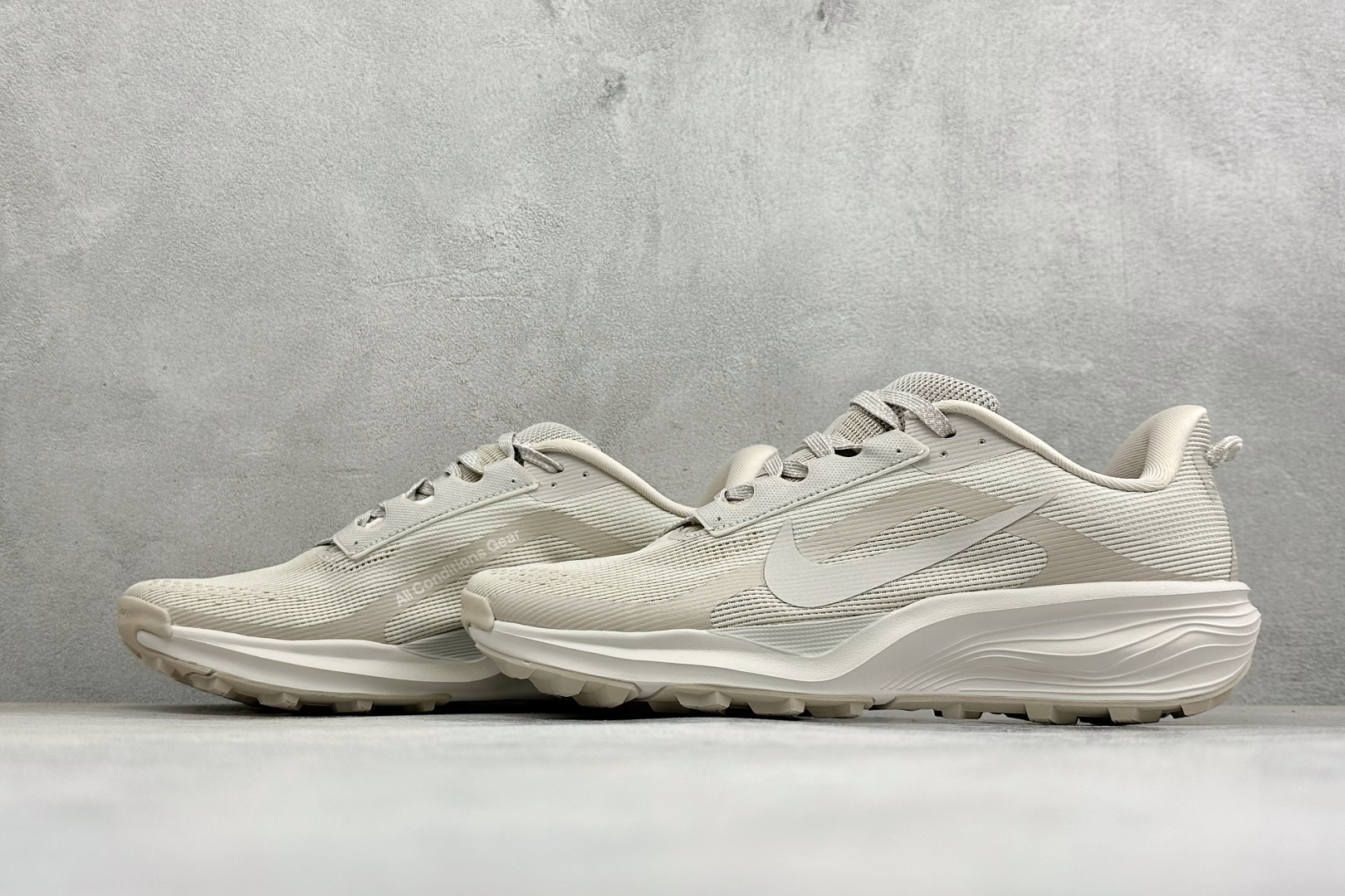 XL版NK ACG Pegasus Trail 轻便缓震 舒适贴合越野跑步鞋 鞋面采用工程织网面料 透气不闷脚 鞋身线条
