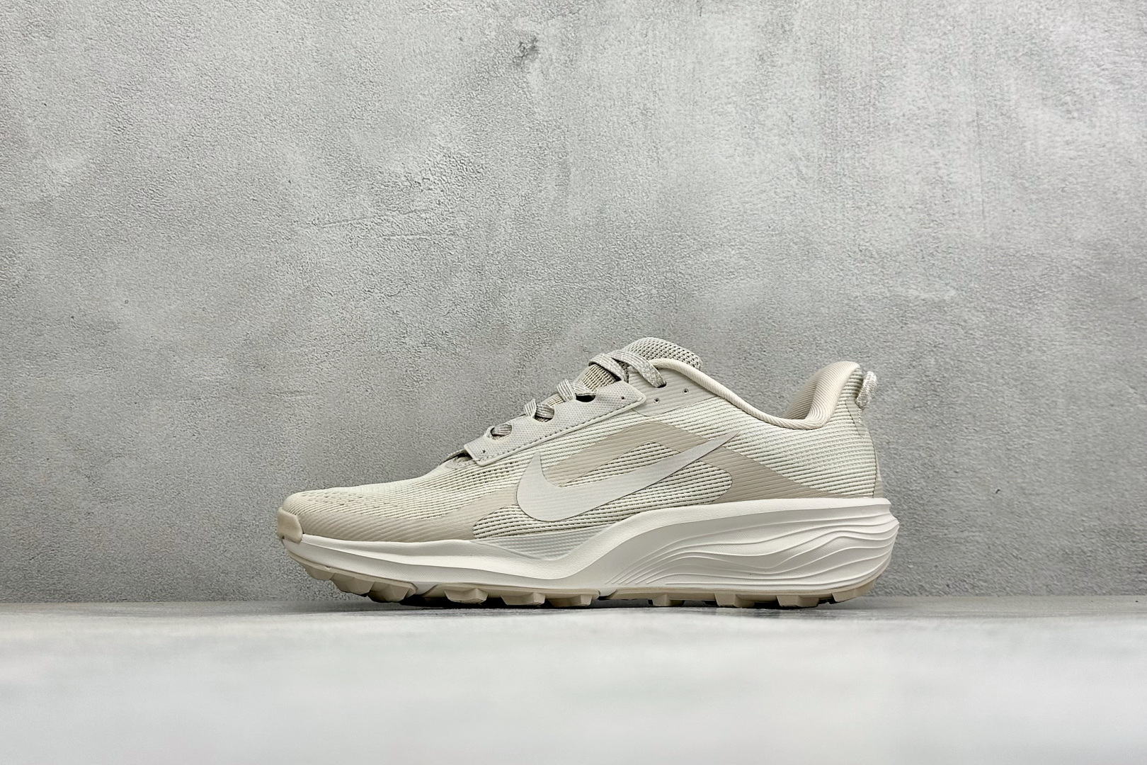 XL版NK ACG Pegasus Trail 轻便缓震 舒适贴合越野跑步鞋 鞋面采用工程织网面料 透气不闷脚 鞋身线条