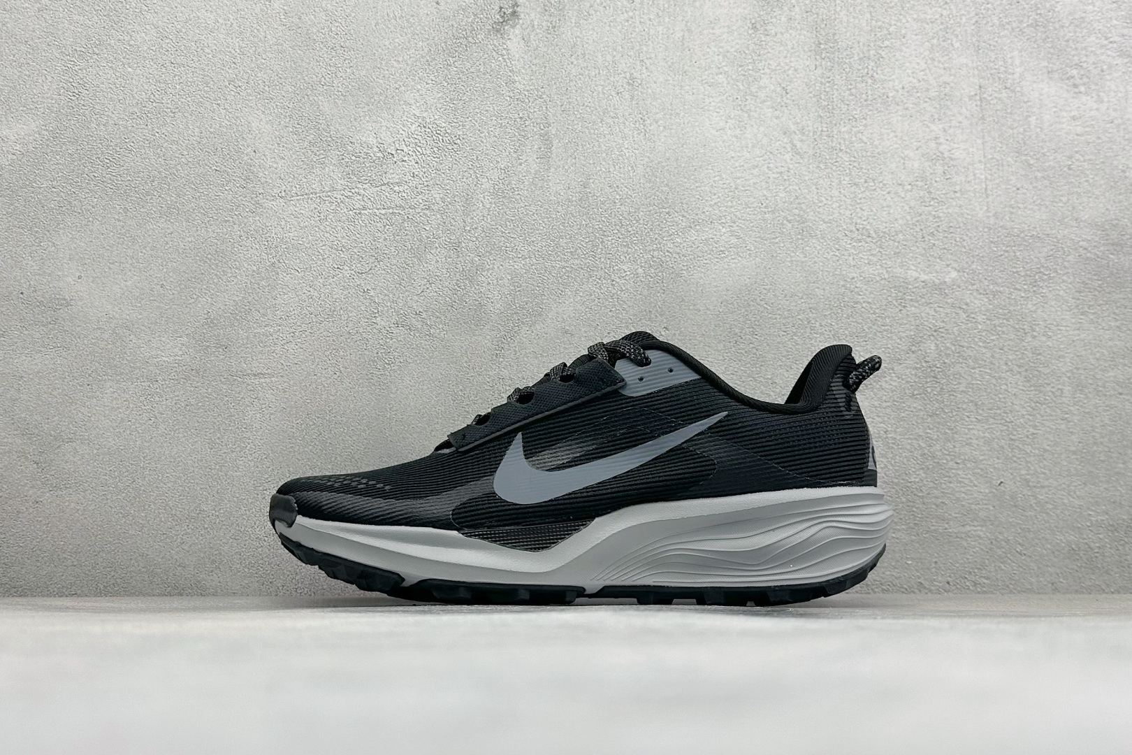 XL版NK ACG Pegasus Trail 轻便缓震 舒适贴合越野跑步鞋 鞋面采用工程织网面料 透气不闷脚 鞋身线条 XL版NK ACG Pegasus Trail 轻便缓震 舒适贴合越野跑步鞋 鞋面采用工程织网面料 透气不闷脚 鞋身线条