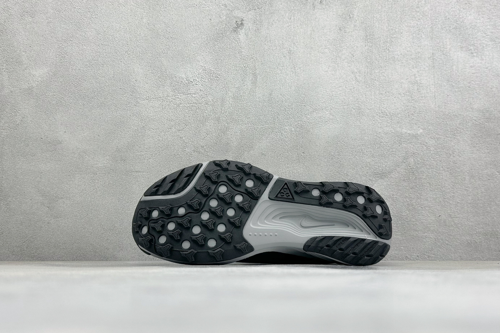 XL版NK ACG Pegasus Trail 轻便缓震 舒适贴合越野跑步鞋 鞋面采用工程织网面料 透气不闷脚 鞋身线条 XL版NK ACG Pegasus Trail 轻便缓震 舒适贴合越野跑步鞋 鞋面采用工程织网面料 透气不闷脚 鞋身线条