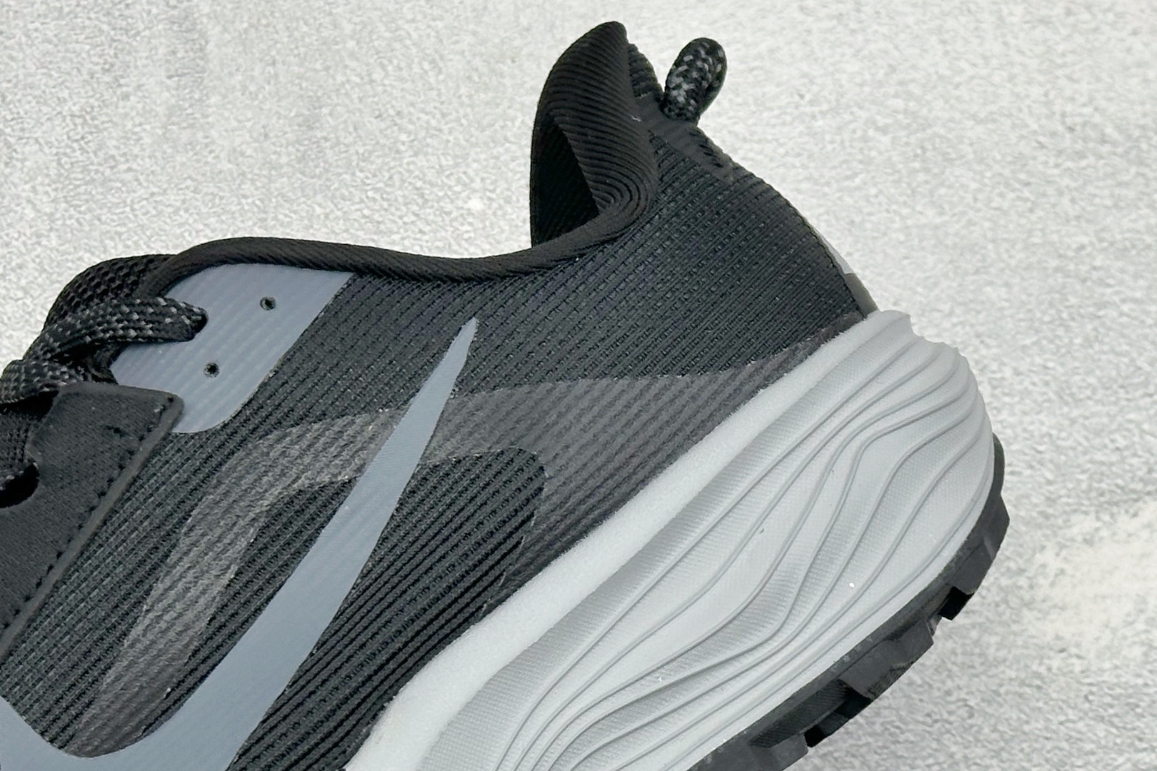 XL版NK ACG Pegasus Trail 轻便缓震 舒适贴合越野跑步鞋 鞋面采用工程织网面料 透气不闷脚 鞋身线条 XL版NK ACG Pegasus Trail 轻便缓震 舒适贴合越野跑步鞋 鞋面采用工程织网面料 透气不闷脚 鞋身线条