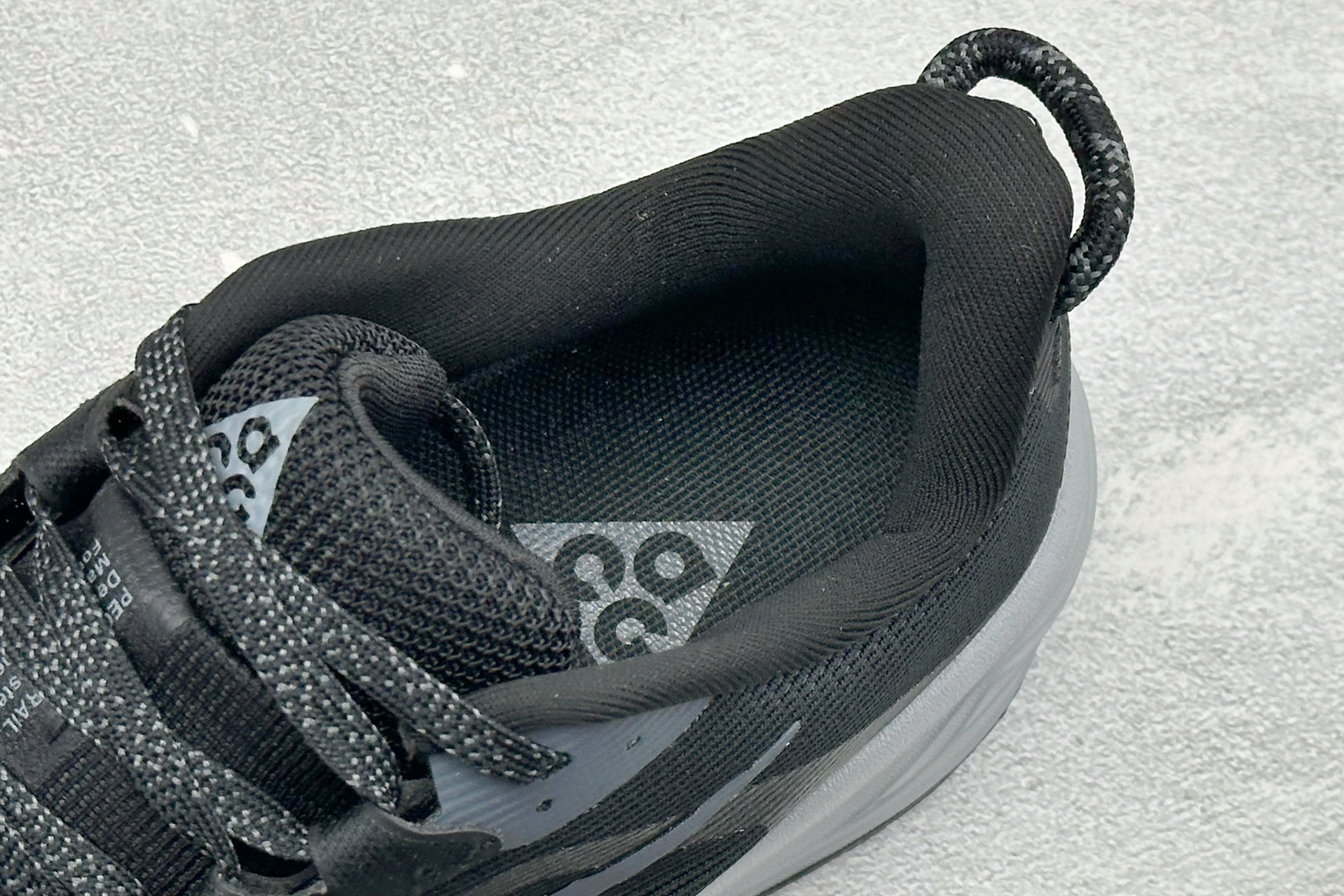 XL版NK ACG Pegasus Trail 轻便缓震 舒适贴合越野跑步鞋 鞋面采用工程织网面料 透气不闷脚 鞋身线条 XL版NK ACG Pegasus Trail 轻便缓震 舒适贴合越野跑步鞋 鞋面采用工程织网面料 透气不闷脚 鞋身线条