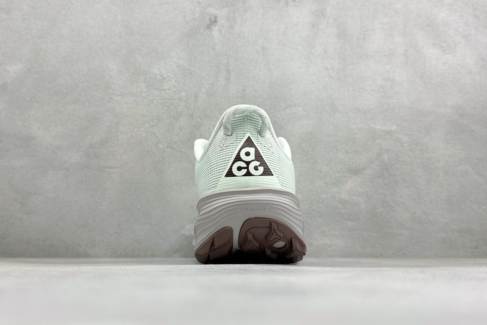 XL版NK ACG Pegasus Trail 轻便缓震 舒适贴合越野跑步鞋 鞋面采用工程织网面料 透气不闷脚 鞋身线条