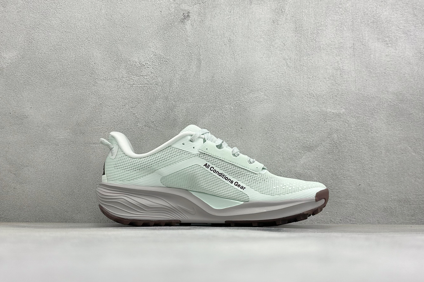 XL版NK ACG Pegasus Trail 轻便缓震 舒适贴合越野跑步鞋 鞋面采用工程织网面料 透气不闷脚 鞋身线条