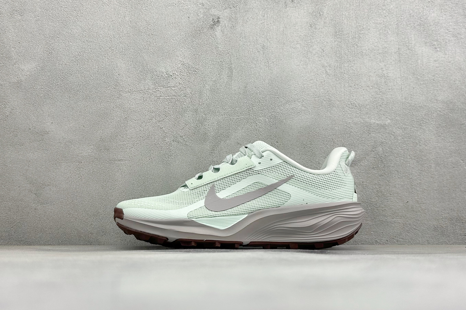 XL版NK ACG Pegasus Trail 轻便缓震 舒适贴合越野跑步鞋 鞋面采用工程织网面料 透气不闷脚 鞋身线条