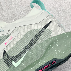 Nike REACTX PEGASUS TRAIL 5 GTX 越野跑步鞋 兼顾迅疾外观和稳固脚感 后跟覆面和中足动态支 Nike REACTX PEGASUS TRAIL 5 GTX 越野跑步鞋 兼顾迅疾外观和稳固脚感 后跟覆面和中足动态支