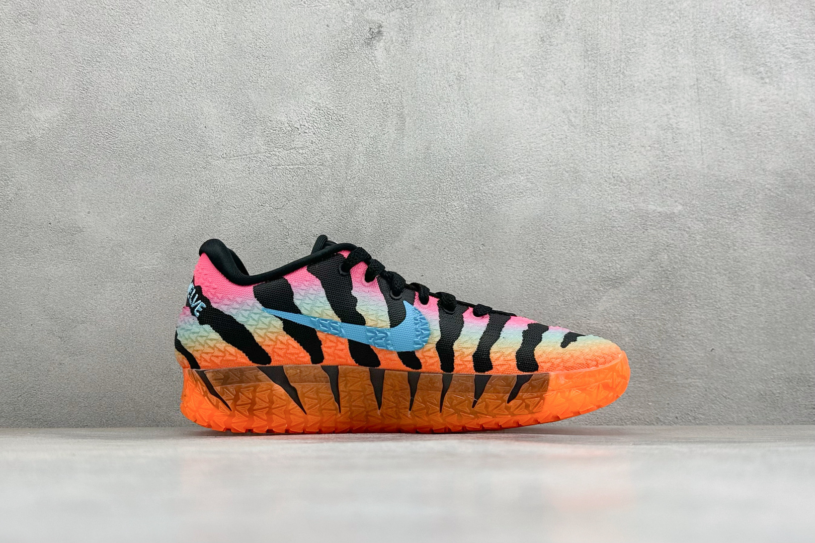 灭世Nike JA 3 EP莫兰特三代低帮实战篮球鞋 #鞋面采用网布搭配棱纹覆面设计，延续了耐克 Ja系列一贯的凌厉轮廓