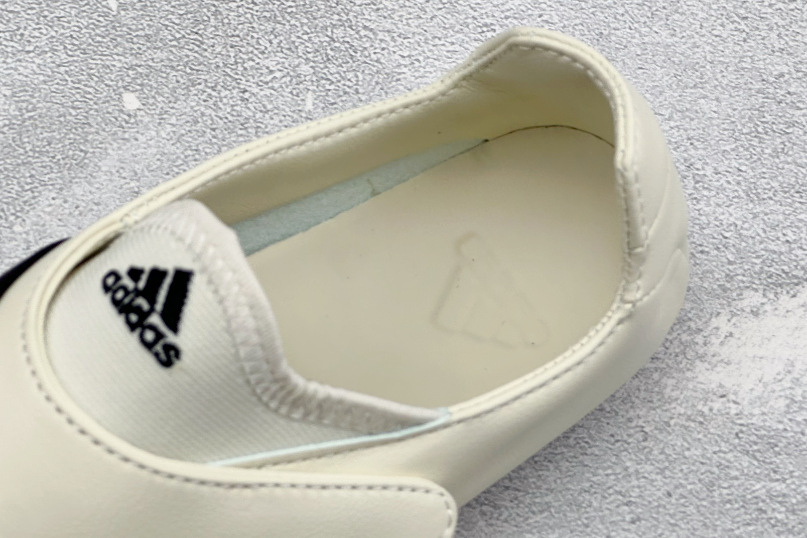 Adidas x Pharrell Williams Vario Flat Earther 阿迪联名款舒适贴合生活休闲鞋