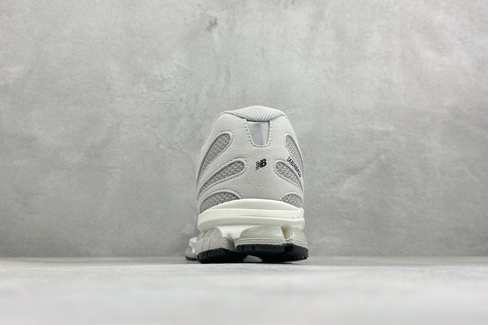 Stone Island x New Balance U1890系列 超轻量化低帮休闲运动慢跑鞋 原楦原纸版开发版型 采 Stone Island x New Balance U1890系列 超轻量化低帮休闲运动慢跑鞋 原楦原纸版开发版型 采