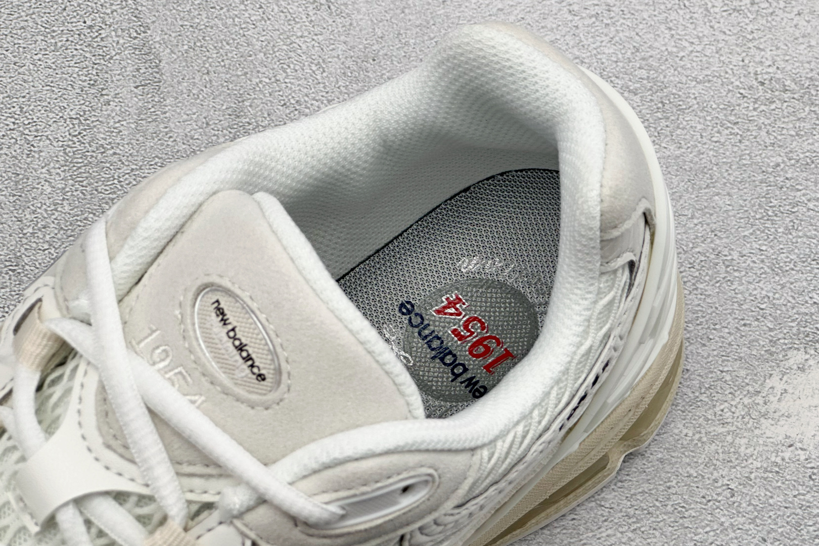 New Balance 1954系列复古老爹风休闲运动慢跑鞋 #采用轻质牛剖革拼接透气网眼衬垫织物鞋面材质 T-Beam New Balance 1954系列复古老爹风休闲运动慢跑鞋 #采用轻质牛剖革拼接透气网眼衬垫织物鞋面材质 T-Beam