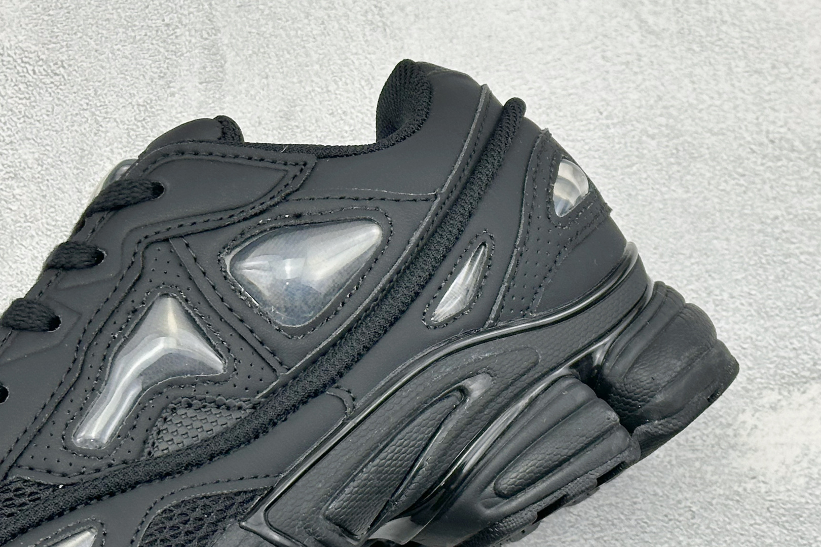 AD X RAF SIMONS 拉夫西蒙 Ozweego 先锋潮流 水泡 复古低帮休闲鞋 独家定制鞋盒 防层袋 卡片及可 AD X RAF SIMONS 拉夫西蒙 Ozweego 先锋潮流 水泡 复古低帮休闲鞋 独家定制鞋盒 防层袋 卡片及可