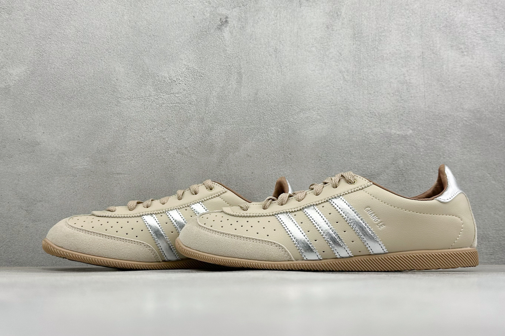ML版Adidas CHANGLE 阿迪舒适百搭薄底低帮板鞋 货号：KJ3961 尺码：36-45 