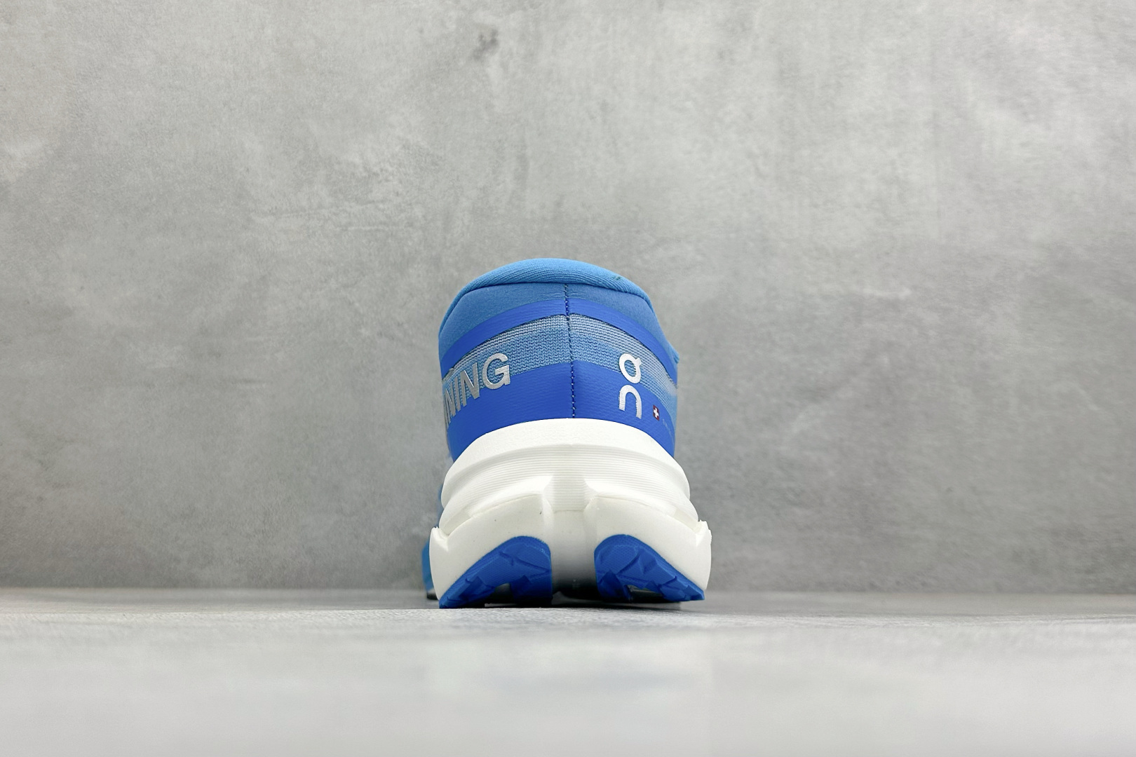 SF版On Cloudmonster 3 Hyper 昂跑 户外街头机能风新兴品牌轻便低帮跑步鞋 首发实拍鞋款以网球为灵 SF版On Cloudmonster 3 Hyper 昂跑 户外街头机能风新兴品牌轻便低帮跑步鞋 首发实拍鞋款以网球为灵
