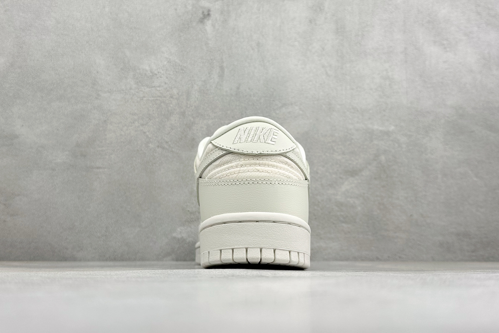 K版Nike SB Dunk Low 低帮休闲板鞋 独家版型蒸餾加工帶來的是更好的视觉和脚感体验大厂纯原品质出货 清洁度 K版Nike SB Dunk Low 低帮休闲板鞋 独家版型蒸餾加工帶來的是更好的视觉和脚感体验大厂纯原品质出货 清洁度