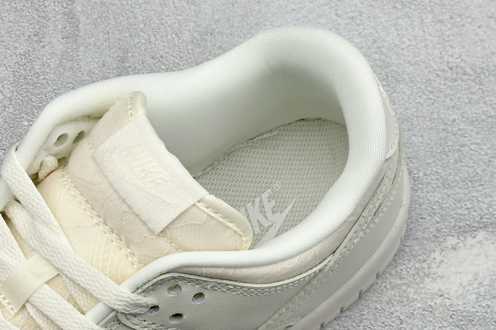 K版Nike SB Dunk Low 低帮休闲板鞋 独家版型蒸餾加工帶來的是更好的视觉和脚感体验大厂纯原品质出货 清洁度 K版Nike SB Dunk Low 低帮休闲板鞋 独家版型蒸餾加工帶來的是更好的视觉和脚感体验大厂纯原品质出货 清洁度