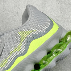 X版Nike Air LIQUID MAX 耐克气垫跑步鞋 全新的設計,將潮人們最愛的「大 AIR」Air More U X版Nike Air LIQUID MAX 耐克气垫跑步鞋 全新的設計,將潮人們最愛的「大 AIR」Air More U