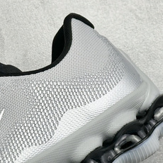 X版Nike Air LIQUID MAX 耐克气垫跑步鞋 全新的設計,將潮人們最愛的「大 AIR」Air More U X版Nike Air LIQUID MAX 耐克气垫跑步鞋 全新的設計,將潮人們最愛的「大 AIR」Air More U