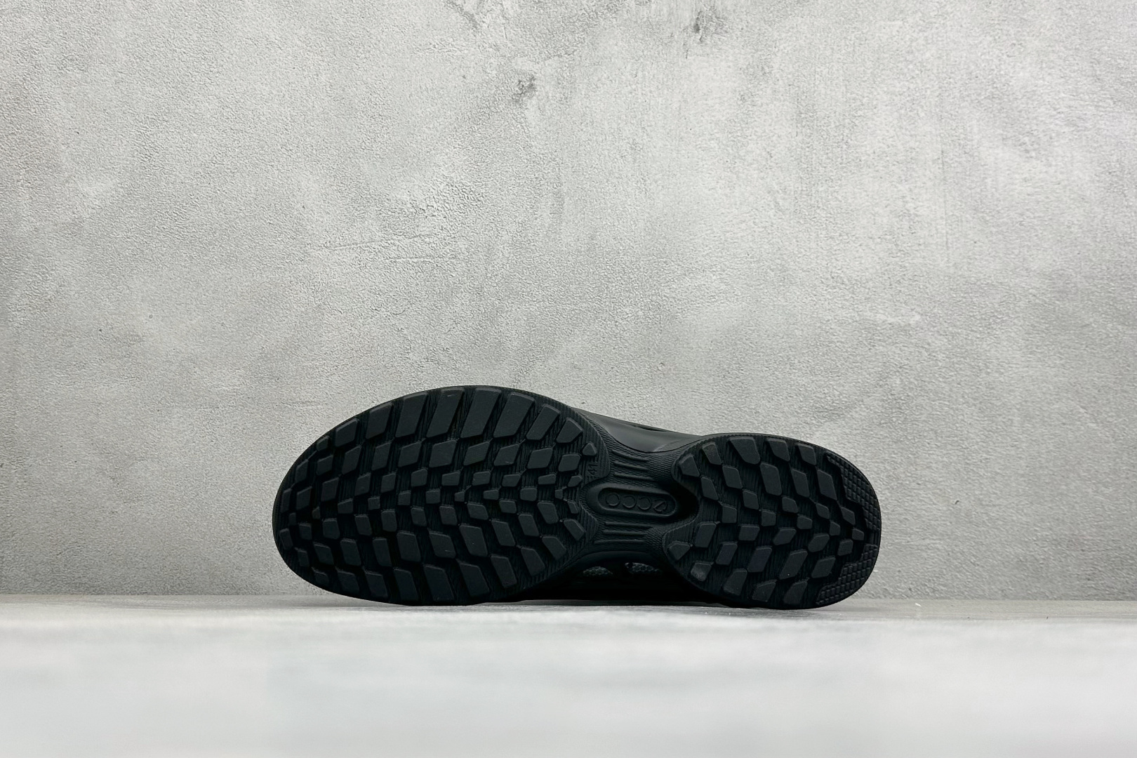 Ecco爱步 Biom C-Trail 健步C 舒适时尚 简约时尚 减震防滑低帮休闲鞋 戈尔防水薄膜内衬提供强大的透气性