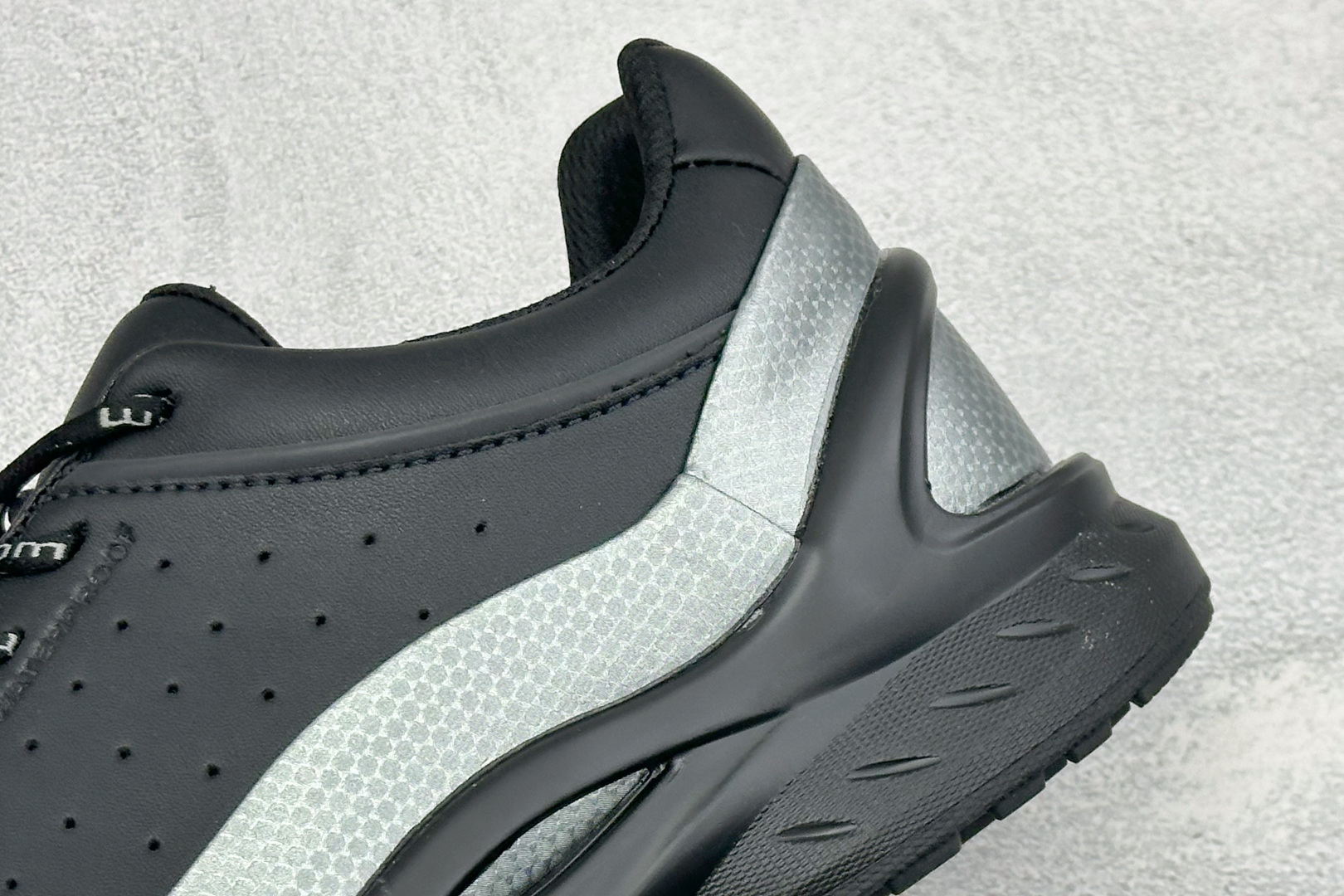Ecco爱步 Biom C-Trail 健步C 舒适时尚 简约时尚 减震防滑低帮休闲鞋 戈尔防水薄膜内衬提供强大的透气性