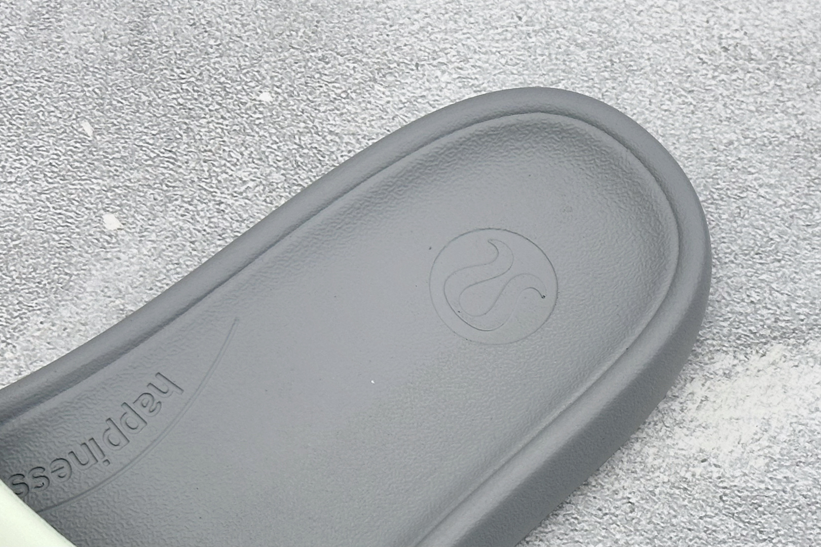lululemon Restfeel Slide 露露乐蒙舒适柔软防滑耐磨一字拖鞋 lululemon Restfeel lululemon Restfeel Slide 露露乐蒙舒适柔软防滑耐磨一字拖鞋 lululemon Restfeel