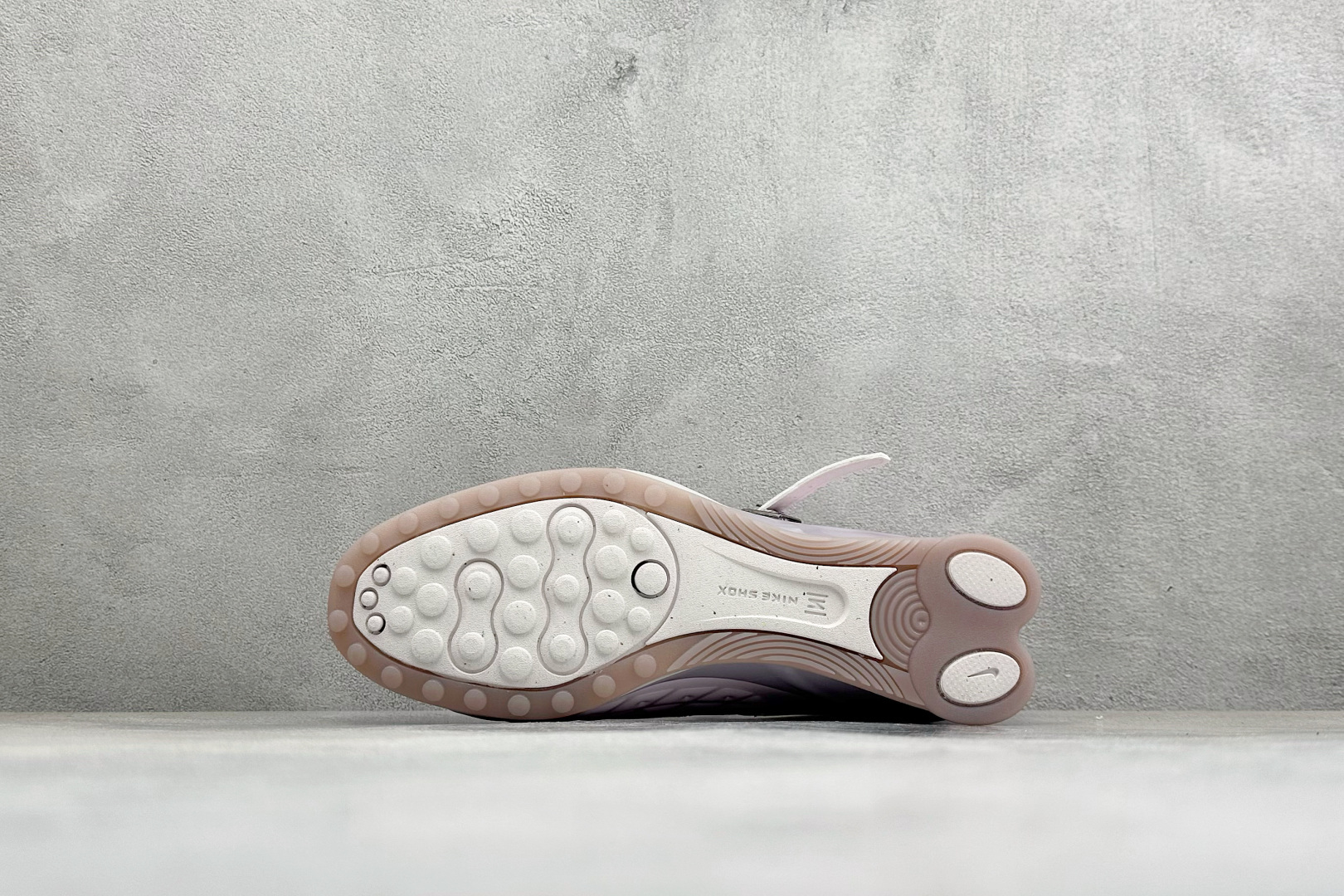 BF版Nike Shox Z Calistra Labelhood 耐克舒适贴合玛丽珍鞋 货号: IR5510-600 