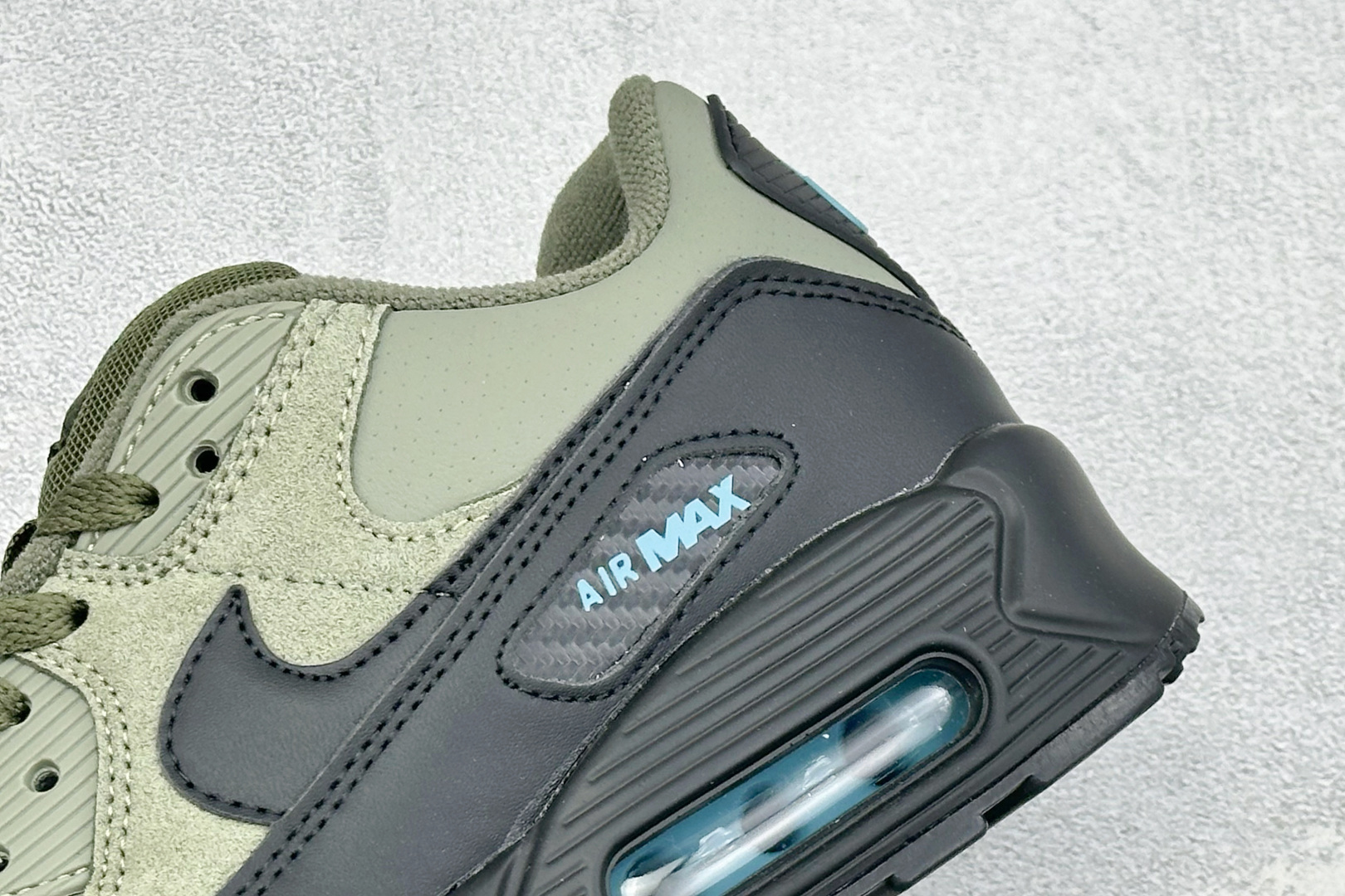 Nike Air Max 90 复古气垫百搭休闲运动慢跑鞋 史上第一双可视气垫跑鞋 凭借着 Air max 气垫带来的舒 Nike Air Max 90 复古气垫百搭休闲运动慢跑鞋 史上第一双可视气垫跑鞋 凭借着 Air max 气垫带来的舒