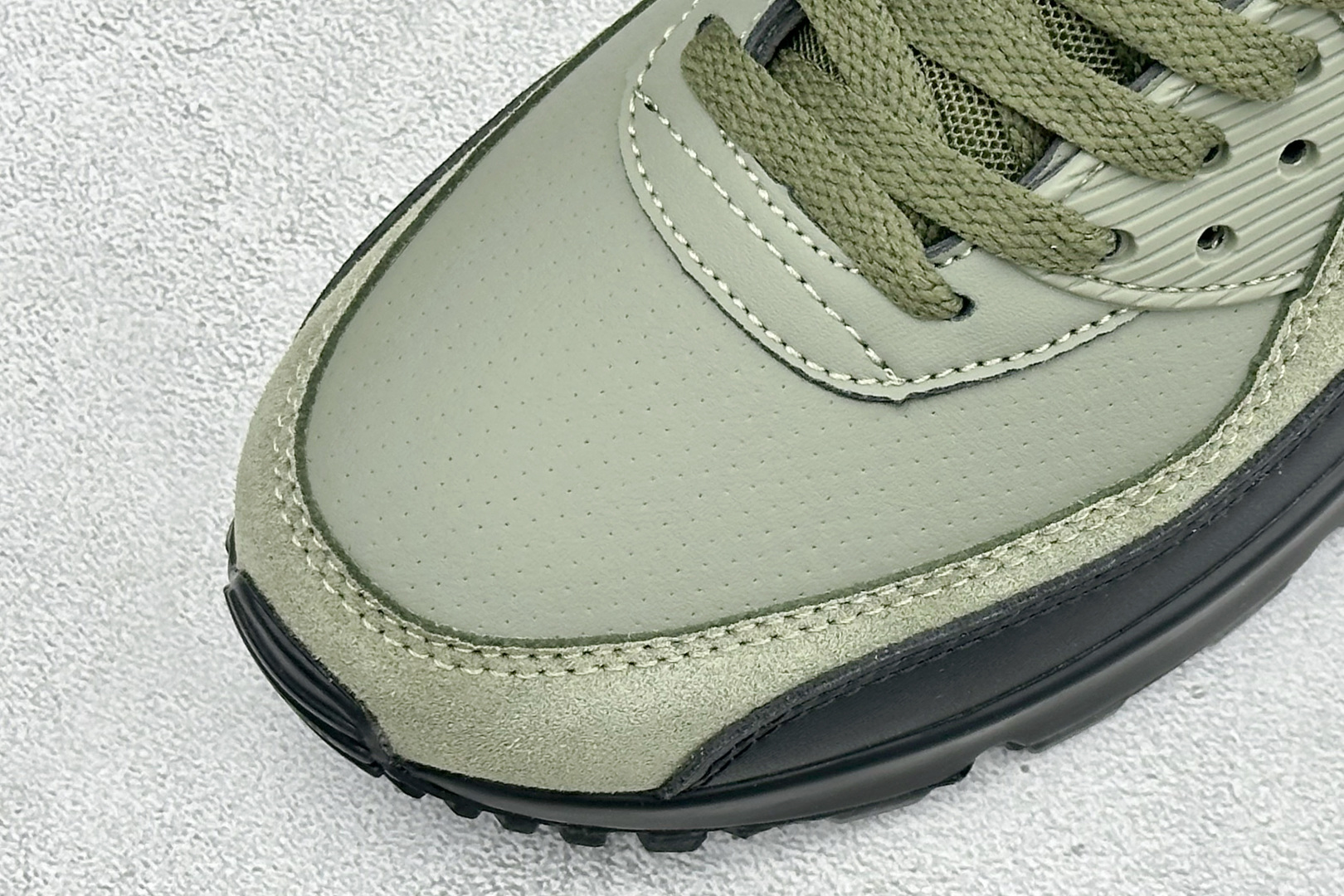Nike Air Max 90 复古气垫百搭休闲运动慢跑鞋 史上第一双可视气垫跑鞋 凭借着 Air max 气垫带来的舒 Nike Air Max 90 复古气垫百搭休闲运动慢跑鞋 史上第一双可视气垫跑鞋 凭借着 Air max 气垫带来的舒