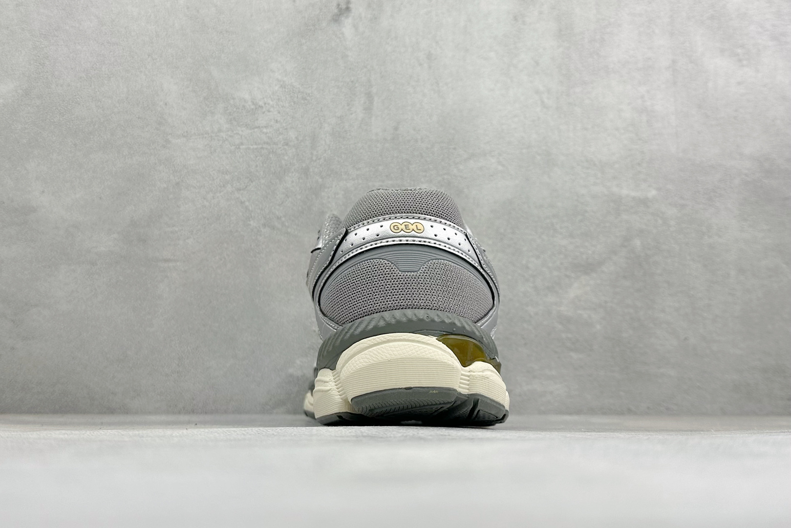D版Asics Gel-Cumulus 16 亚瑟士 防滑耐磨 休闲运动鞋 采用双层提花网面设计 提高包裹性和透气性 后