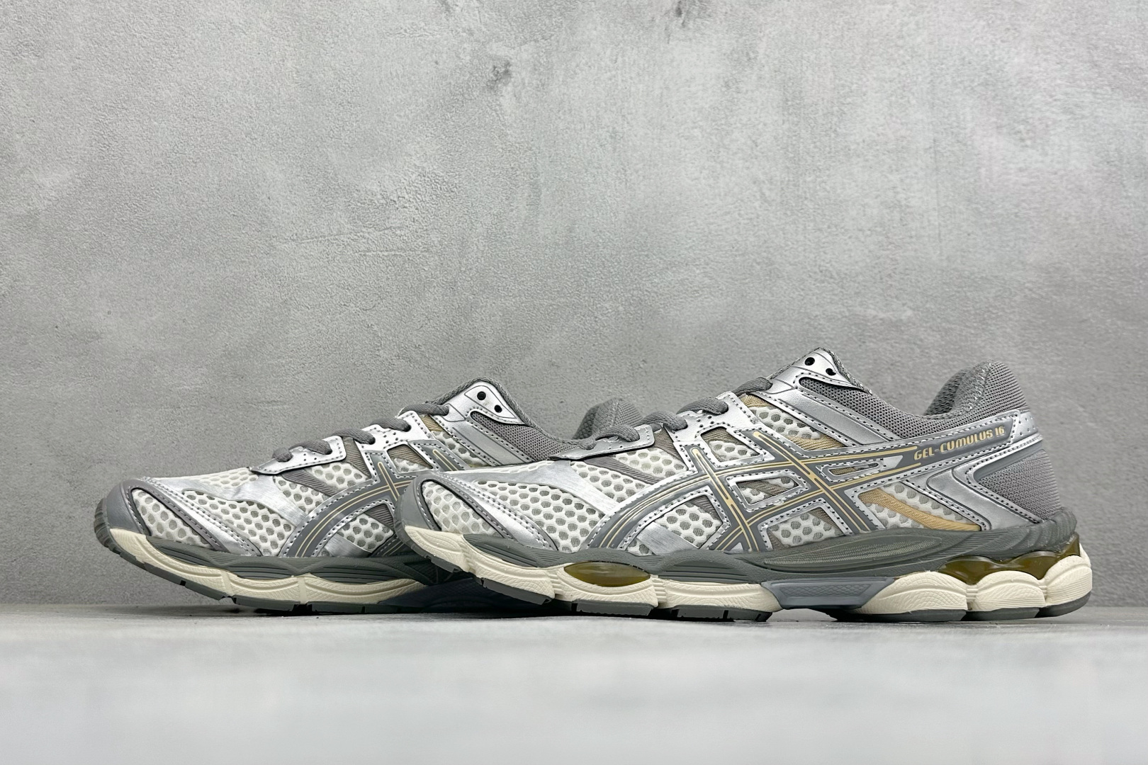D版Asics Gel-Cumulus 16 亚瑟士 防滑耐磨 休闲运动鞋 采用双层提花网面设计 提高包裹性和透气性 后