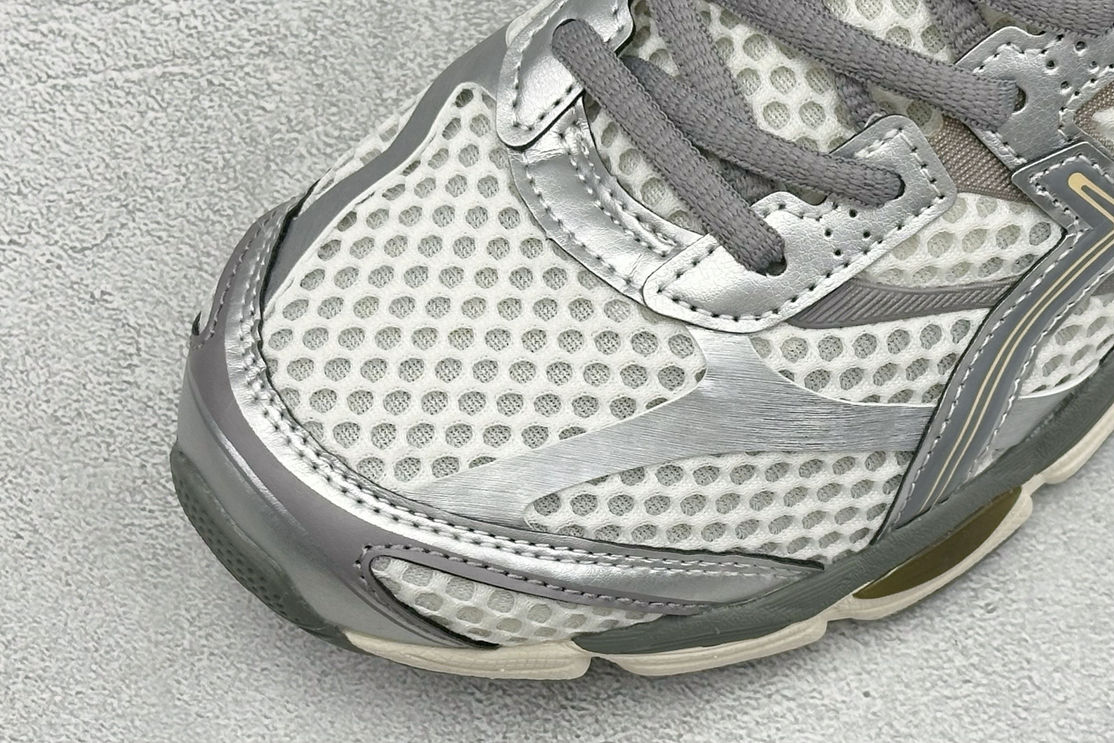 D版Asics Gel-Cumulus 16 亚瑟士 防滑耐磨 休闲运动鞋 采用双层提花网面设计 提高包裹性和透气性 后